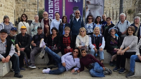 שדות דן “עוד אני פוסע…” – סיכום סיור התרבות בעקבות יהורם גאון בירושלים - חדשות שדות דן ברמלוד נט