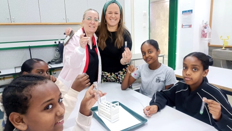 מדע, יצירה וחוויה לשכבות ה'–ו': יום שיא לקראת חג החנוכה באשכול פיס לוד - חדשות לוד ברמלוד נט