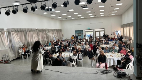 אור של חיבור וקהילה: מסיבת חנוכה לוותיקי המועצה בחמד - חדשות שדות דן ברמלוד נט