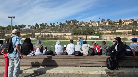 מאות תלמידים מרמלה צעדו בעקבות פצועי צה״ל והצדיעו לגבורה - חדשות רמלה ברמלוד נט